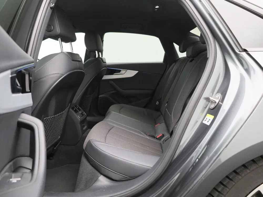 Audi A4 35 TFSI S edition Competition l Demo l Cru uit 2024, foto 12
