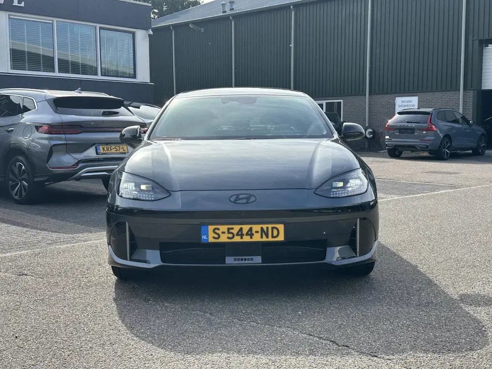 Hyundai IONIQ First Edition AWD 77.4 kWh SOH 100% uit 2023, foto 2