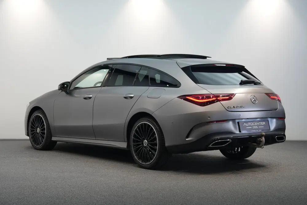 Mercedes-Benz CLA 250 e AMG uit 2023, foto 5