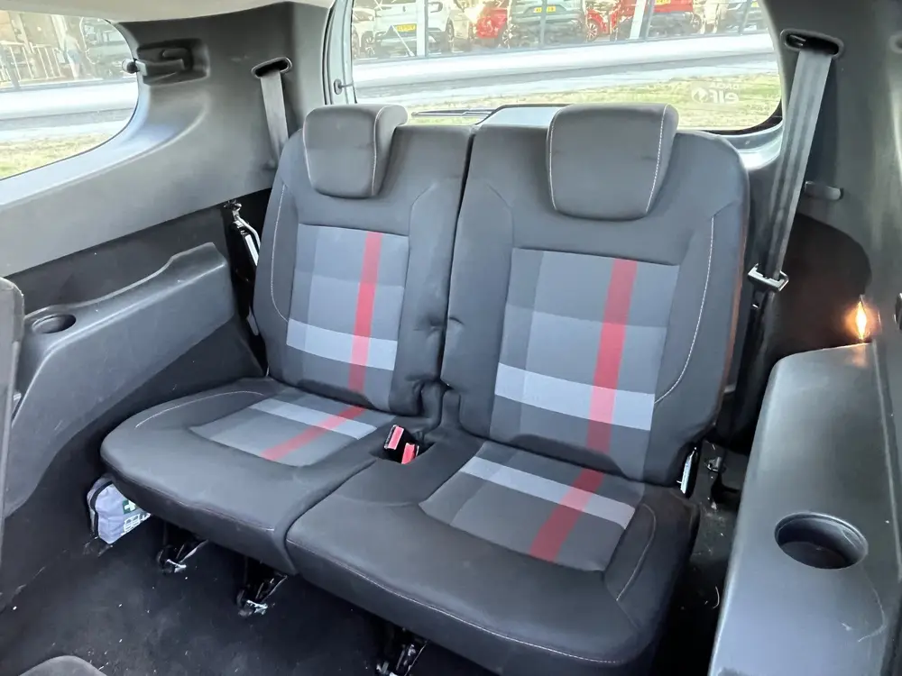 Dacia Lodgy 1.3 TCe 131 PK Tech Road 7-Persoons / Trekhaak / uit 2020, foto 10