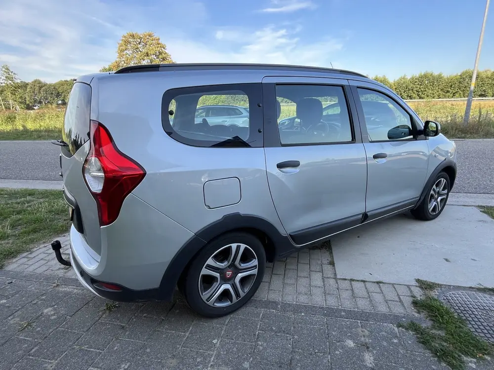 Dacia Lodgy 1.3 TCe 131 PK Tech Road 7-Persoons / Trekhaak / uit 2020, foto 2