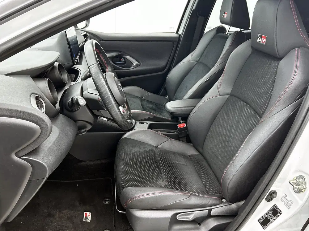 Toyota Yaris 1.5 Hybrid GR Sport uit 2023, foto 16