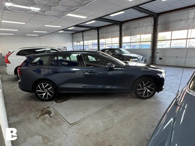 Volvo V60 2.0 T4 Momentum uit 2019, foto 4
