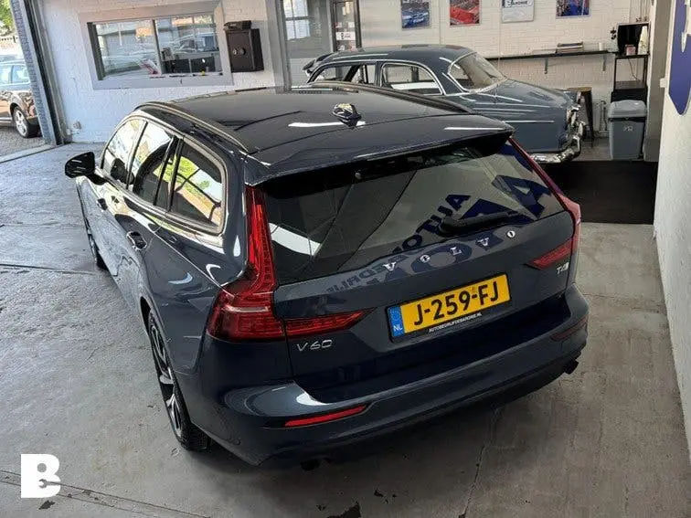 Volvo V60 2.0 T4 Momentum uit 2019, foto 6