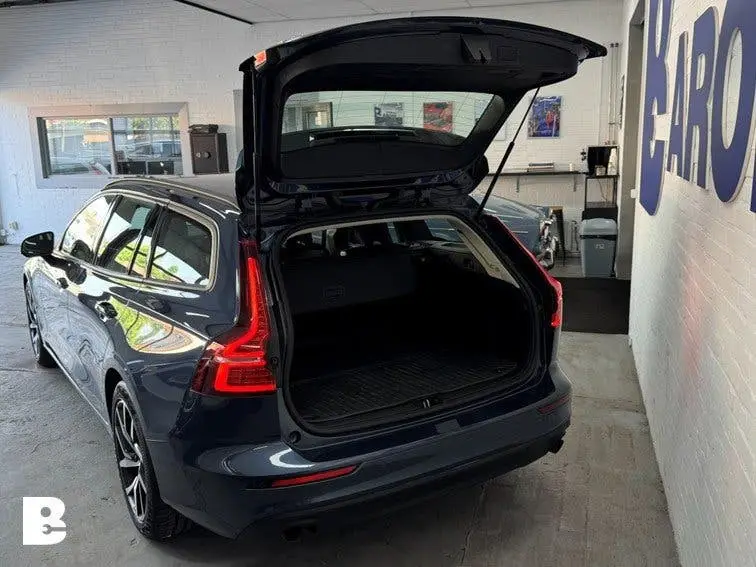 Volvo V60 2.0 T4 Momentum uit 2019, foto 8