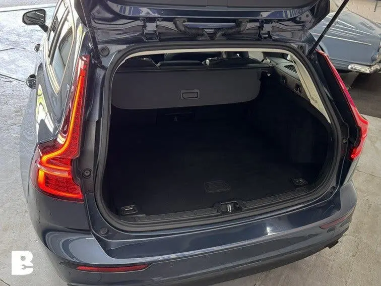 Volvo V60 2.0 T4 Momentum uit 2019, foto 9