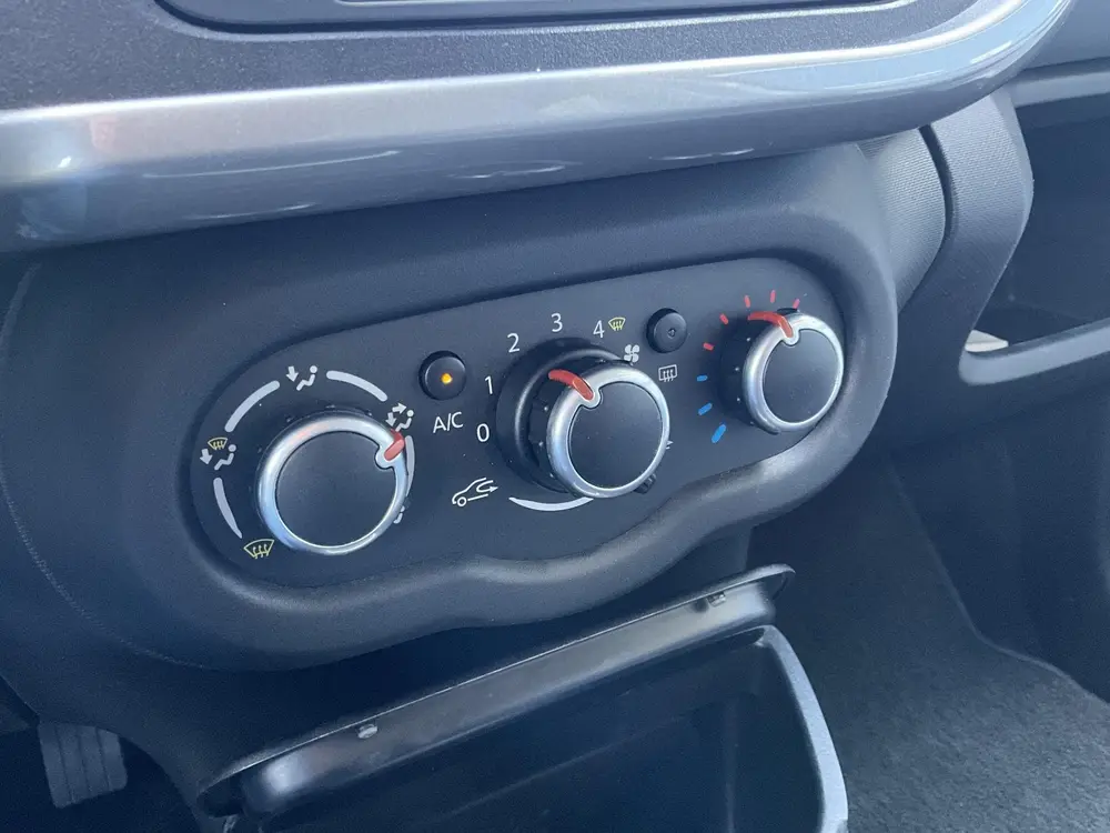 Renault Twingo 1.0 SCe Limited uit 2019, foto 14