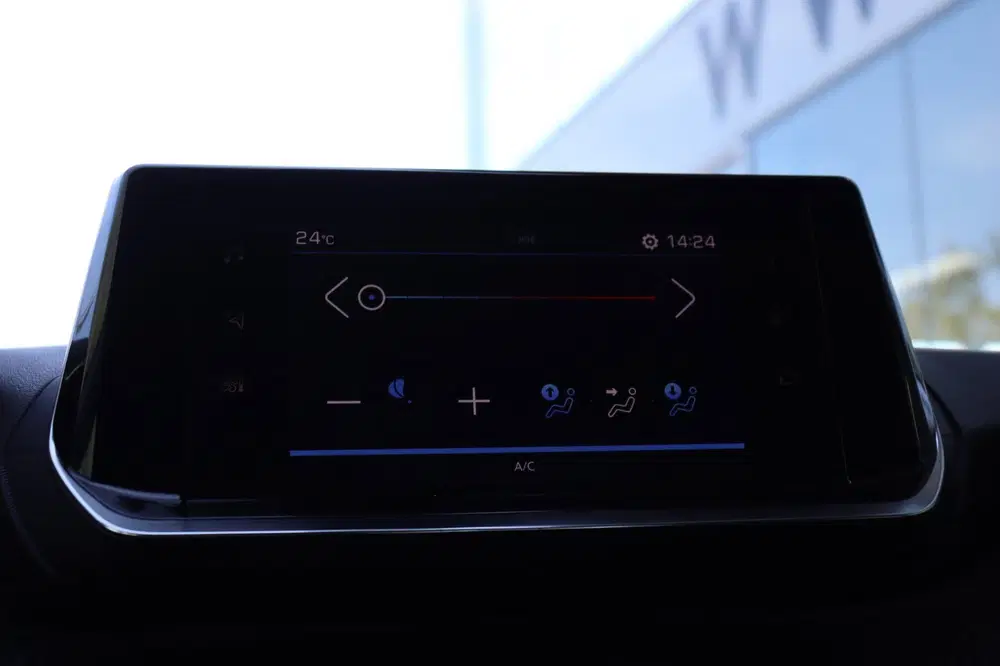 Peugeot 208 1.2 PureTech Active Pack orgNL carplay par uit 2021, foto 16