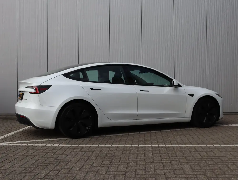 Tesla Model 3 Premium Long Range Highland uit 2023, foto 5