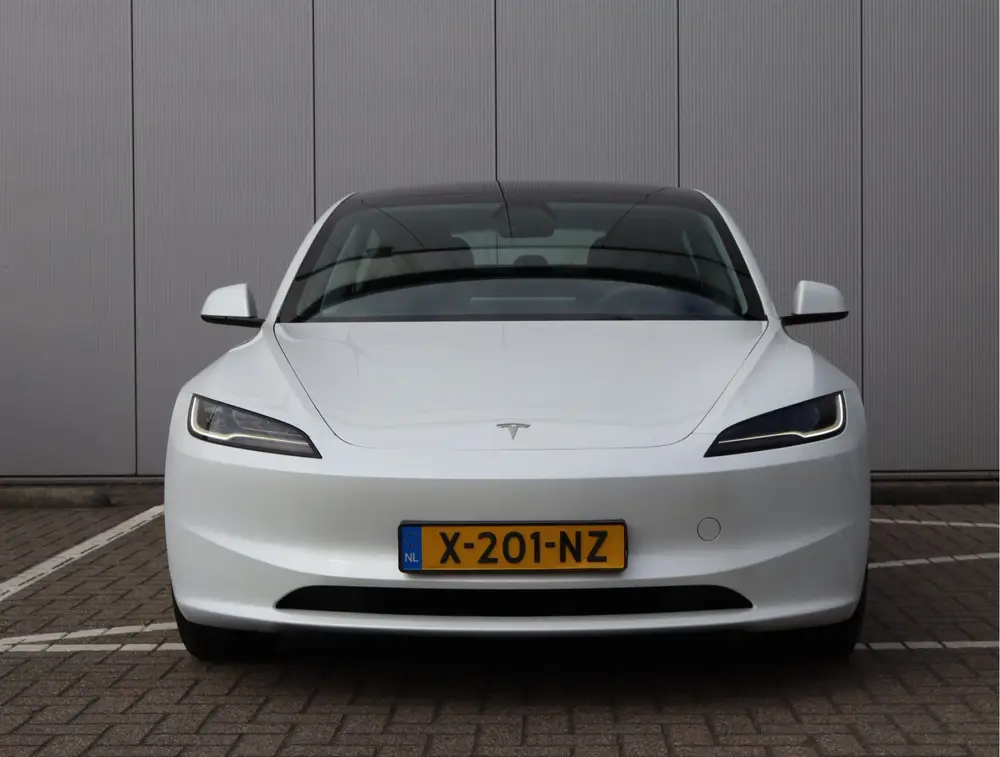 Tesla Model 3 Premium Long Range Highland uit 2023, foto 6