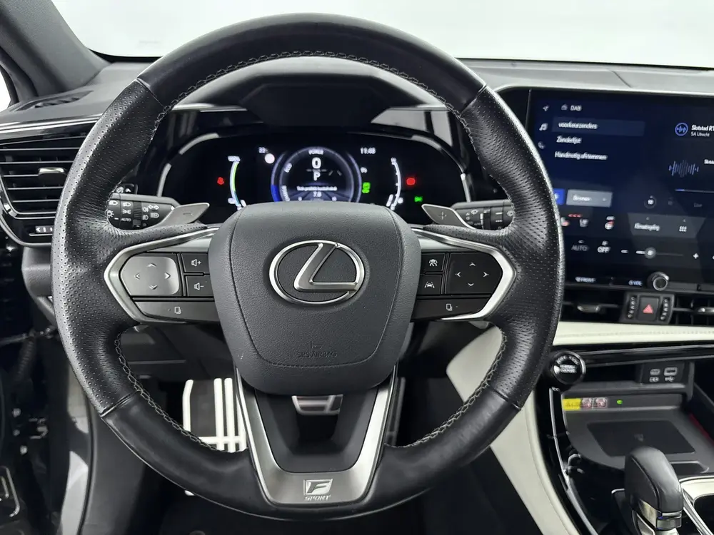 Lexus NX 450h+ AWD F-Sport Line uit 2022, foto 18