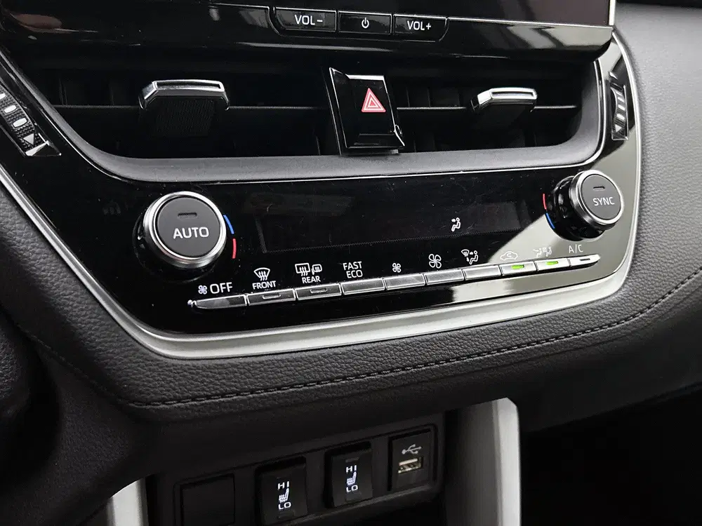 Toyota Corolla Cross 2.0 High Power Hybrid First Edition uit 2022, foto 10