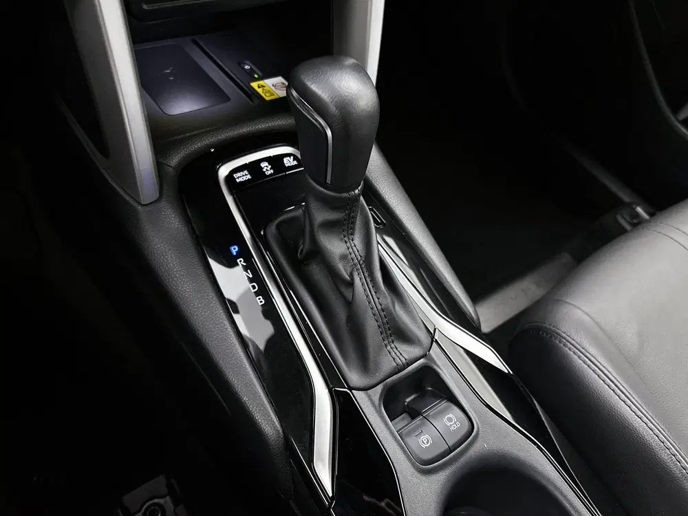 Toyota Corolla Cross 2.0 High Power Hybrid First Edition uit 2022, foto 11