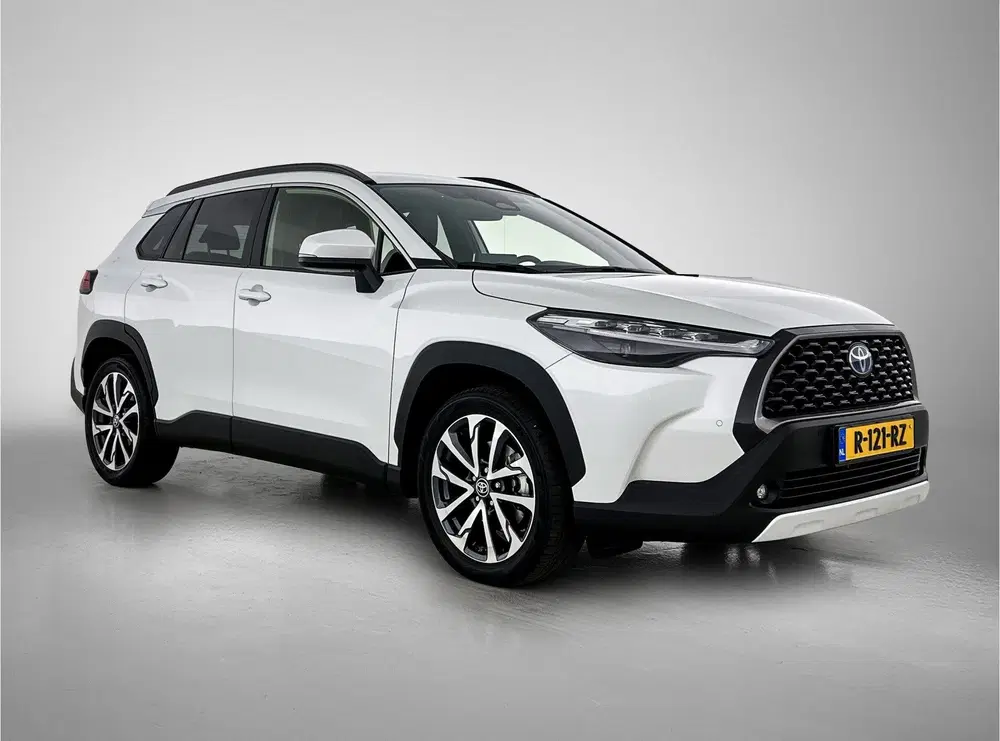 Toyota Corolla Cross 2.0 High Power Hybrid First Edition uit 2022, foto 13