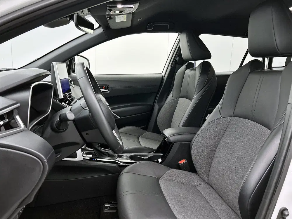 Toyota Corolla Cross 2.0 High Power Hybrid First Edition uit 2022, foto 16