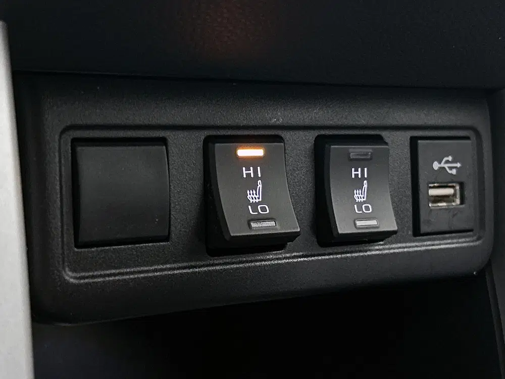 Toyota Corolla Cross 2.0 High Power Hybrid First Edition uit 2022, foto 19