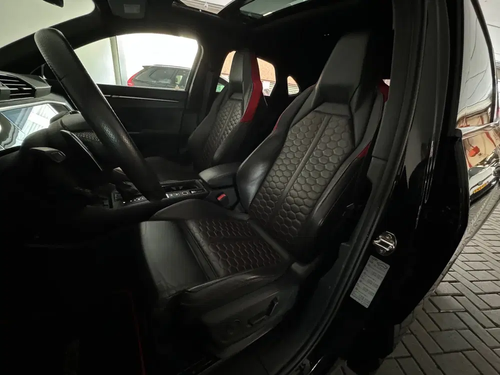Audi RS Q3 TFSI Quattro Pano uit 2022, foto 6