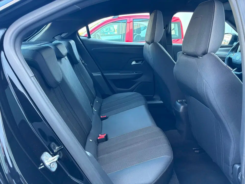 Opel Mokka 1.2 Hybrid (145 pk) Edition automaat uit 2025, foto 16