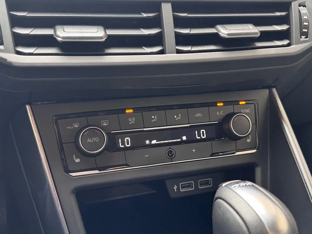 Volkswagen Polo 1.0 TSI R-Line Carplay 18 Inch velgen Acc uit 2019, foto 19