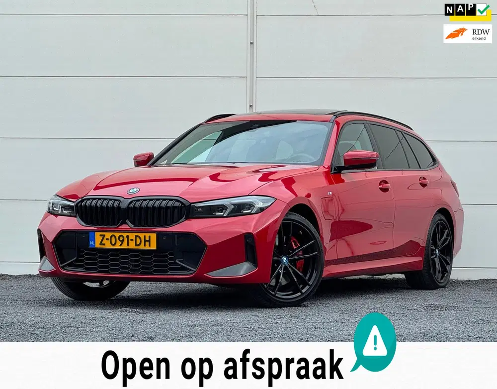 BMW 3-serie 320e M-Sport Org NL Pano HarmanKardon Ke uit 2024