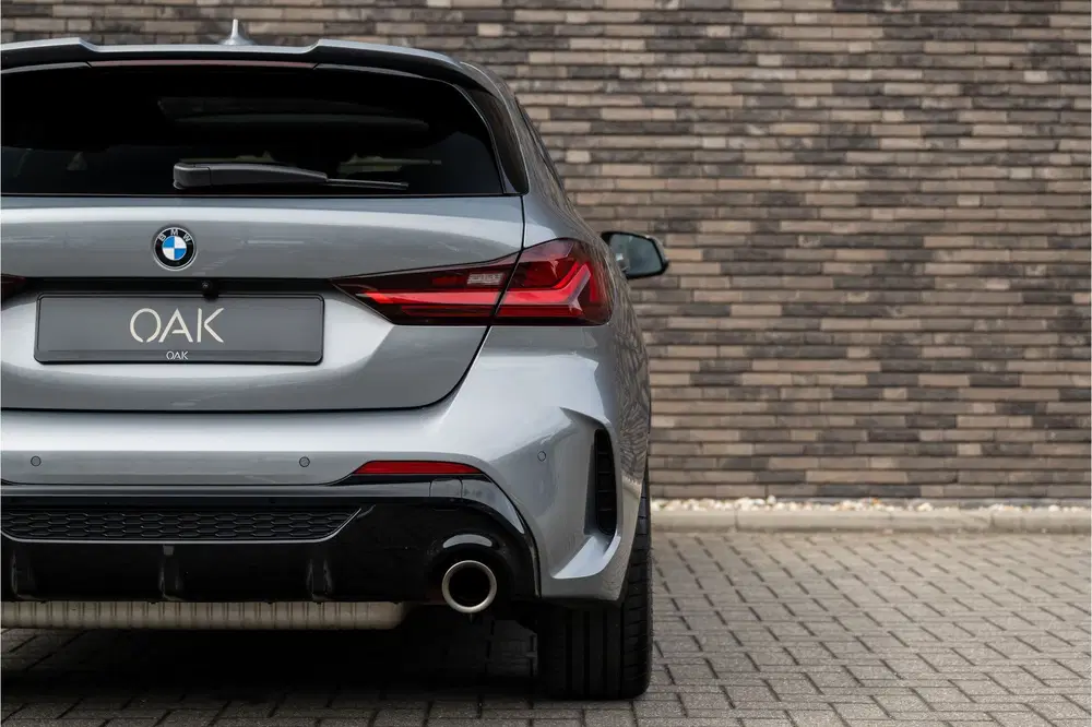 BMW 1-serie M135i xDrive uit 2023, foto 11