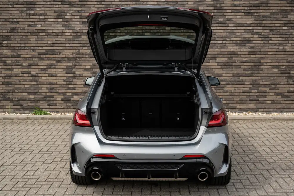 BMW 1-serie M135i xDrive uit 2023, foto 12
