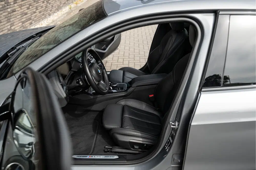 BMW 1-serie M135i xDrive uit 2023, foto 18
