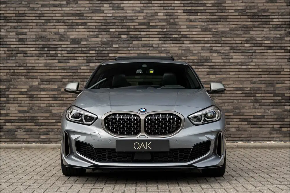 BMW 1-serie M135i xDrive uit 2023, foto 3