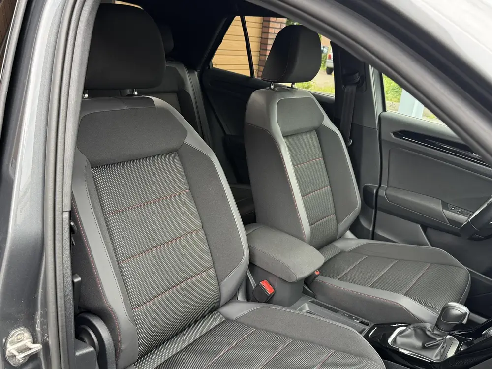 Volkswagen T-Roc 1.5 TSI Sport,19 inch,Navi,Trekh,Carpl,Led uit 2022, foto 6