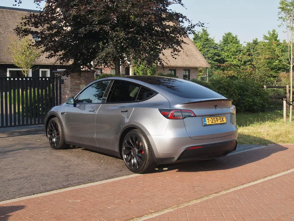 Tesla Model Y Performance AWD 75 kWh uit 2023, foto 8