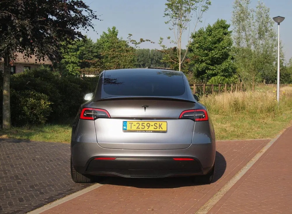 Tesla Model Y Performance AWD 75 kWh uit 2023, foto 9