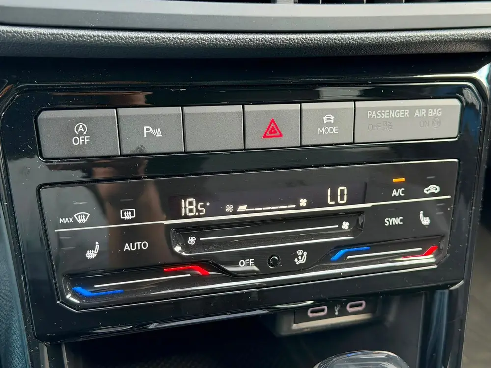 Volkswagen T-Cross 1.5 TSI Automaat R-Line uit 2023, foto 18