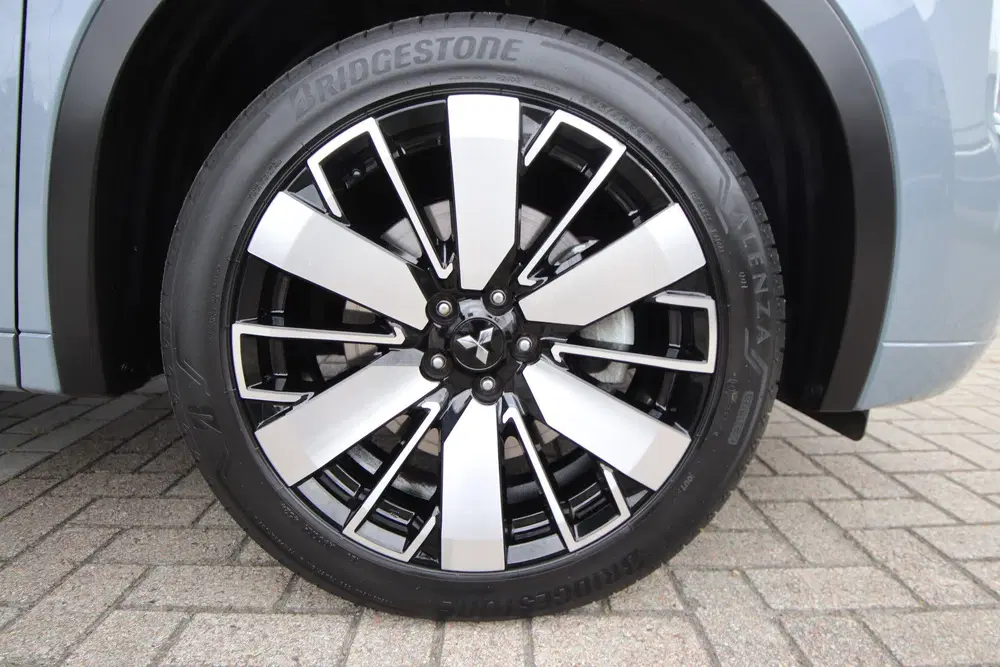 Mitsubishi Outlander 2.4 PHEV Instyle Opendak uit 2025, foto 11
