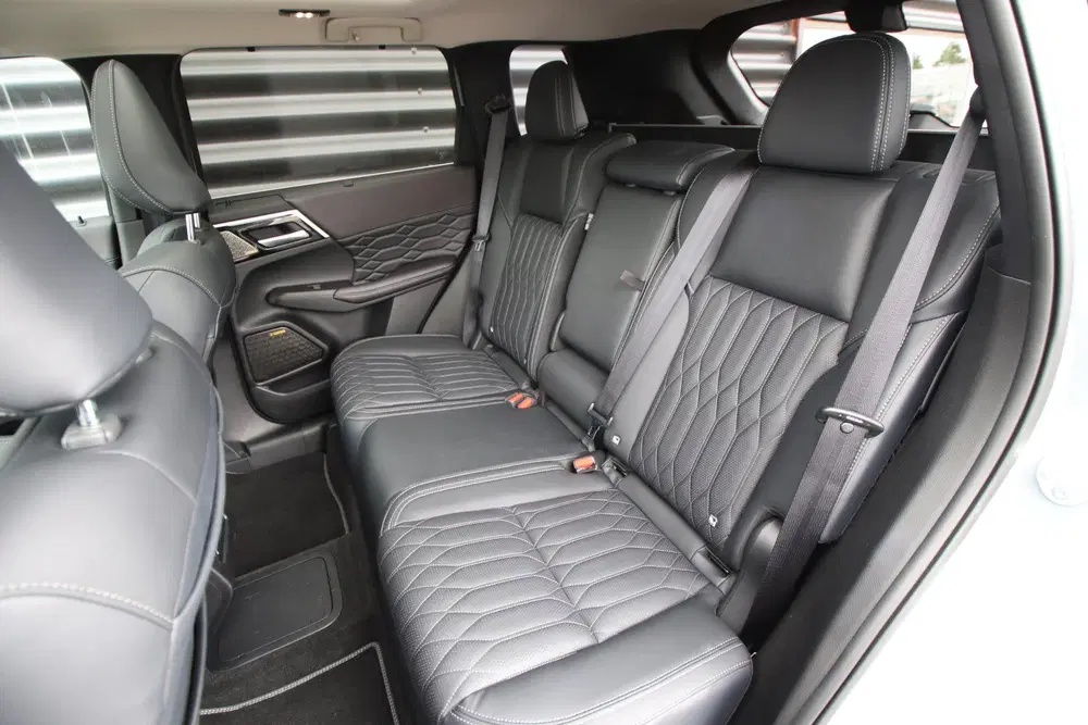 Mitsubishi Outlander 2.4 PHEV Instyle Opendak uit 2025, foto 20