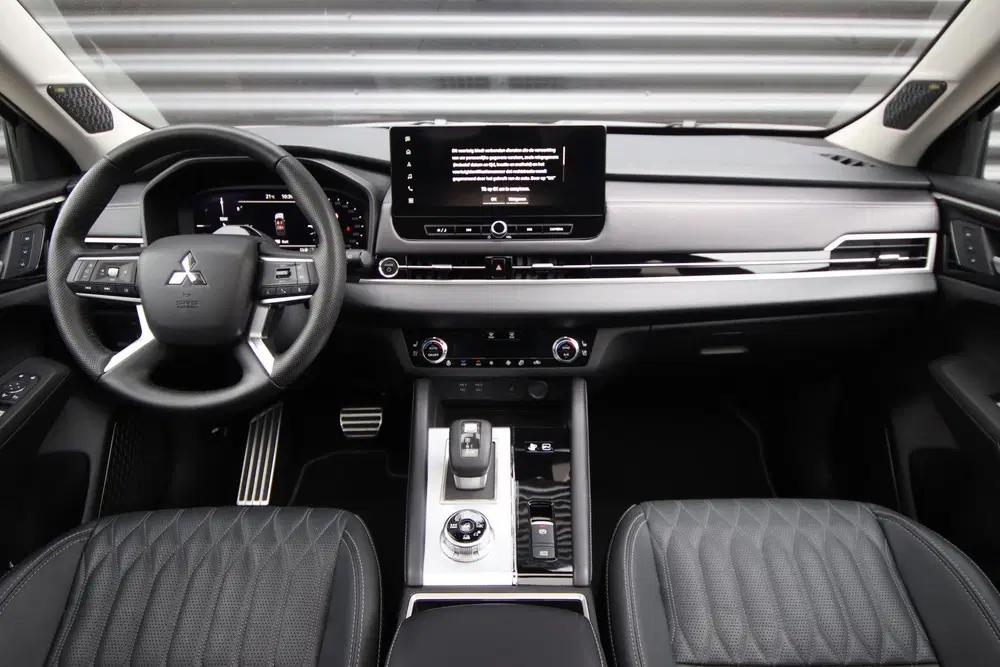 Mitsubishi Outlander 2.4 PHEV Instyle Opendak uit 2025, foto 3