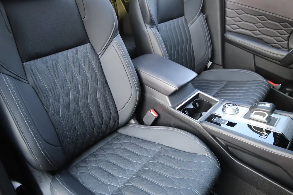 Mitsubishi Outlander 2.4 PHEV Instyle Panoramadak uit 2025, foto 2
