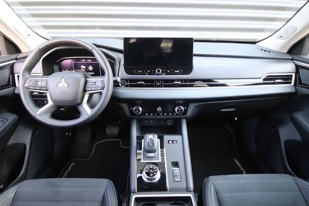 Mitsubishi Outlander 2.4 PHEV Business Edition First Edition uit 2025, foto 4