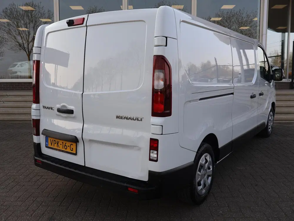 Renault Trafic 2.0 dCi 130 T30 WORK EDITION + APPLE CARPL uit 2022, foto 2