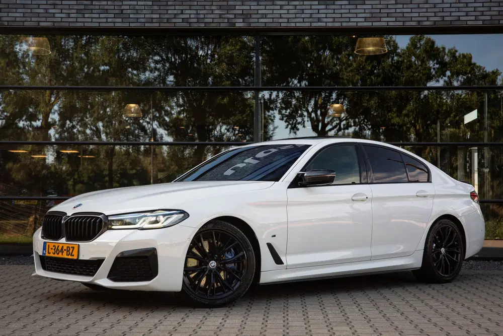 BMW 5-serie 5 Serie 540i High Executive M-Sport Bowers uit 2021, foto 8