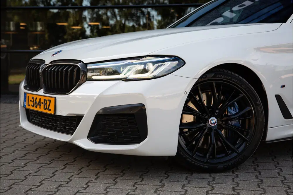 BMW 5-serie 5 Serie 540i High Executive M-Sport Bowers uit 2021, foto 9