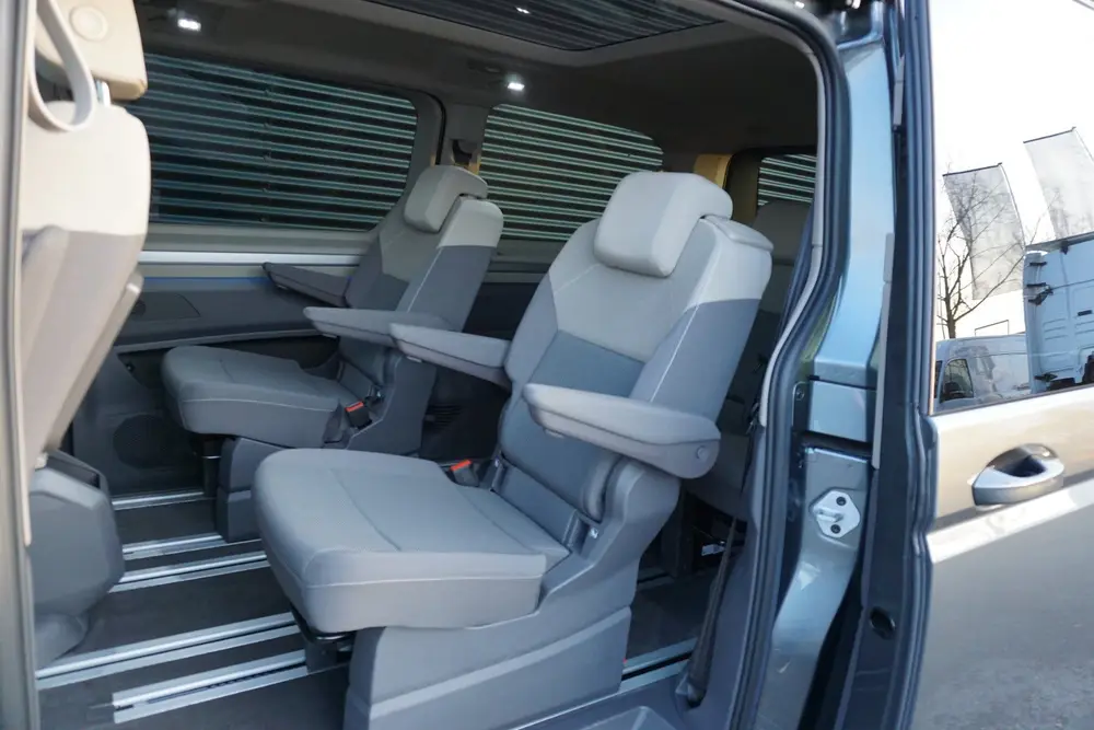 Volkswagen Multivan 1.4 PHEV 218pk L2 Bulli Edition 7 Persoo uit 2024, foto 7