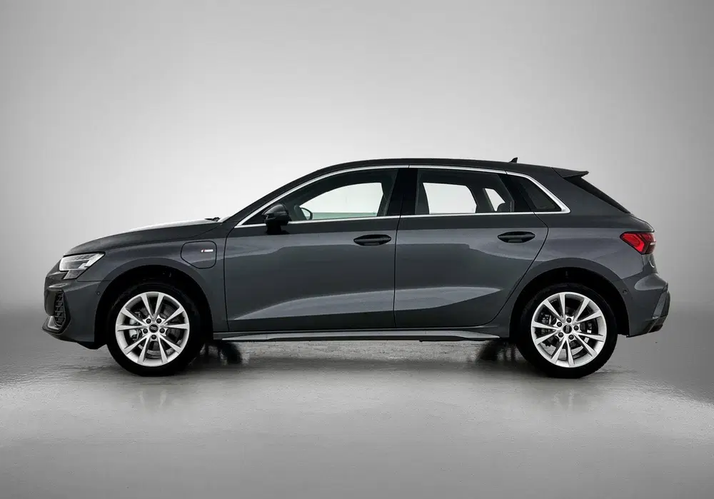 Audi A3 40 TFSI e S edition 204 PK uit 2025, foto 3