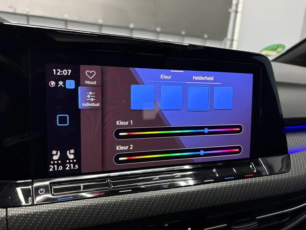 Volkswagen Golf 8 R 2.0 TSI 4M Performance uit 2022, foto 20