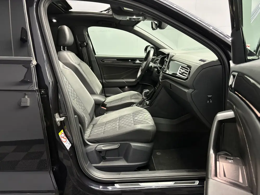 Volkswagen T-Roc 1.5 TSI R-Line Pano uit 2022, foto 7