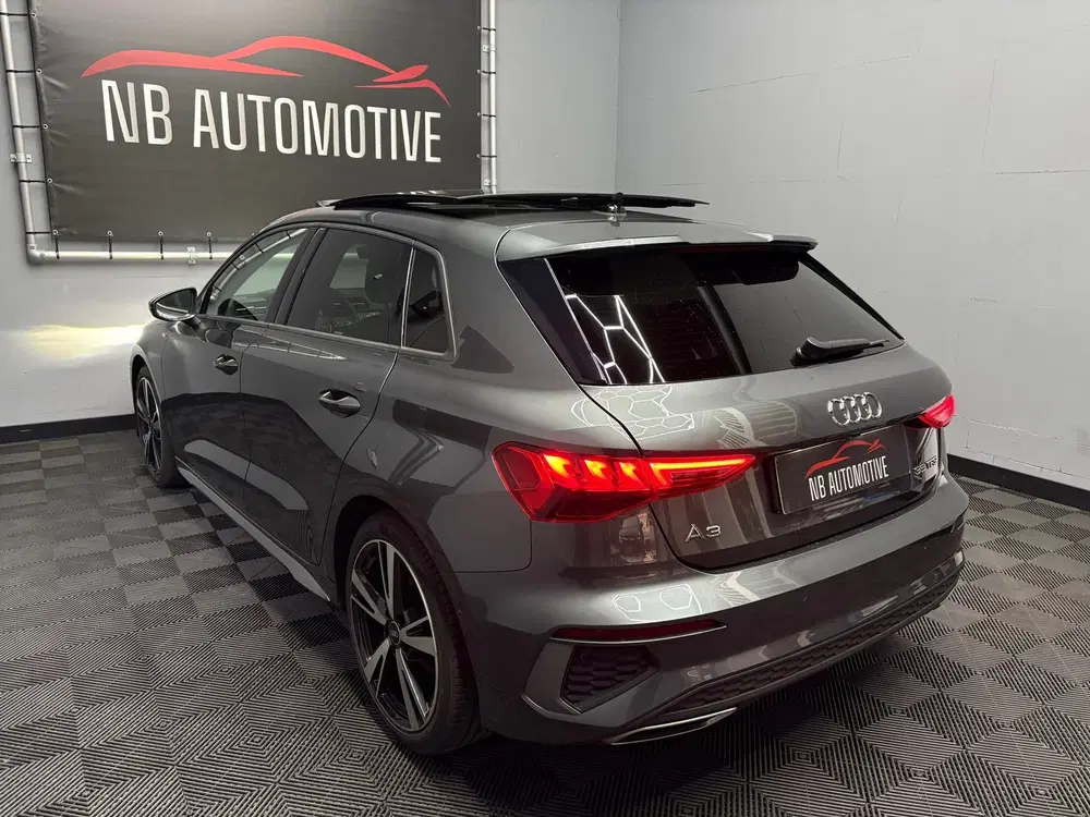 Audi A3 35 TFSI S-line Pano uit 2021, foto 2