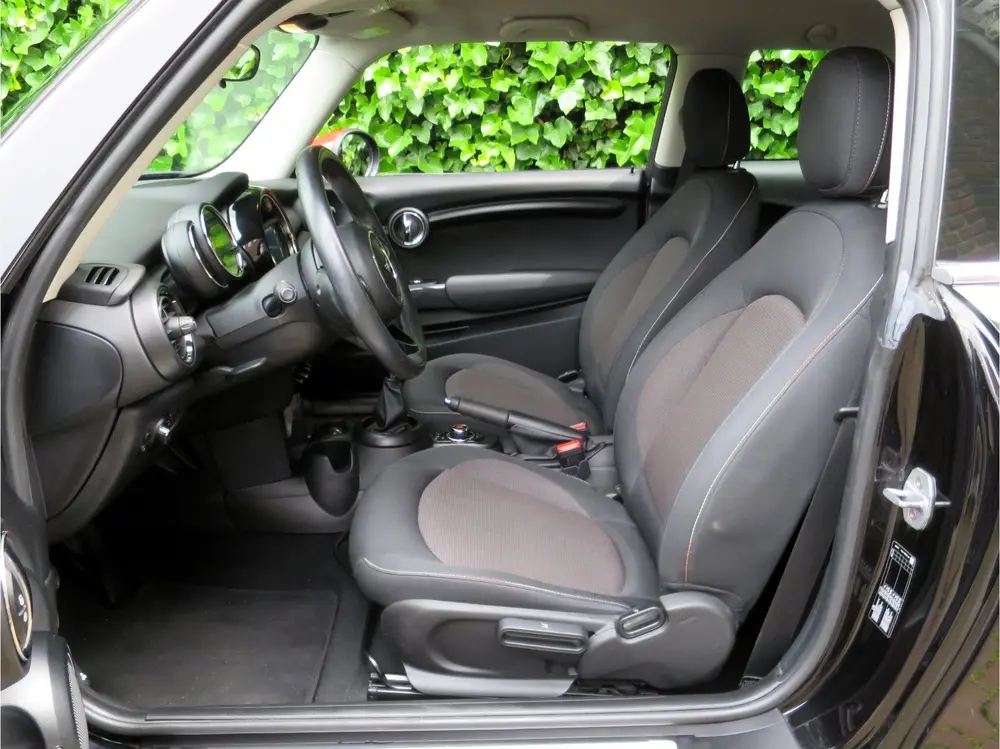 Mini Overig 1.5 F56 LCI met Navi, BT, Clima, PDC en 17" uit 2019, foto 9