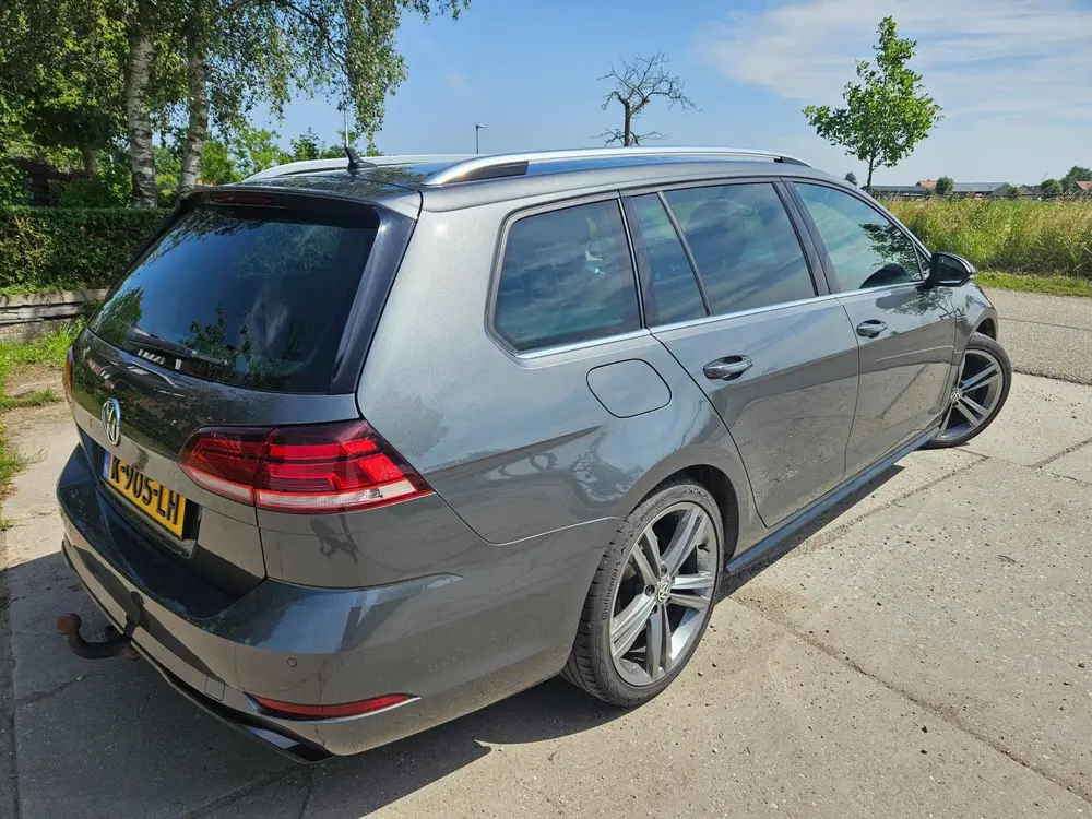 Volkswagen Golf Variant 2.0 TDI Highline Business R-LINE/ AU uit 2020, foto 2