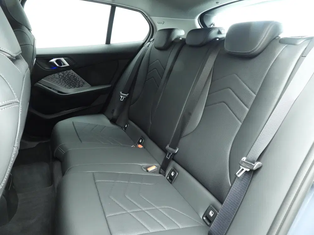 BMW 1-serie 5-deurs 120 uit 2026, foto 8
