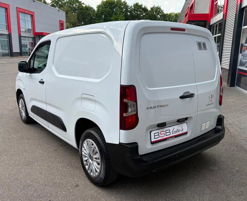 Peugeot Partner 1.2 PureTech 110 S&S L1 Airco Navi uit 2023, foto 4