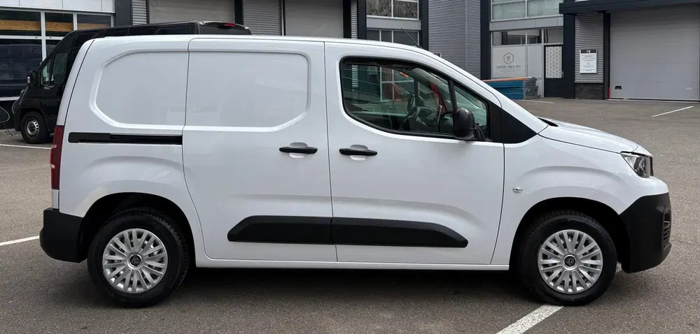 Peugeot Partner 1.2 PureTech 110 S&S L1 Airco Navi uit 2023, foto 8